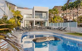 Karat Villa Esmeralda